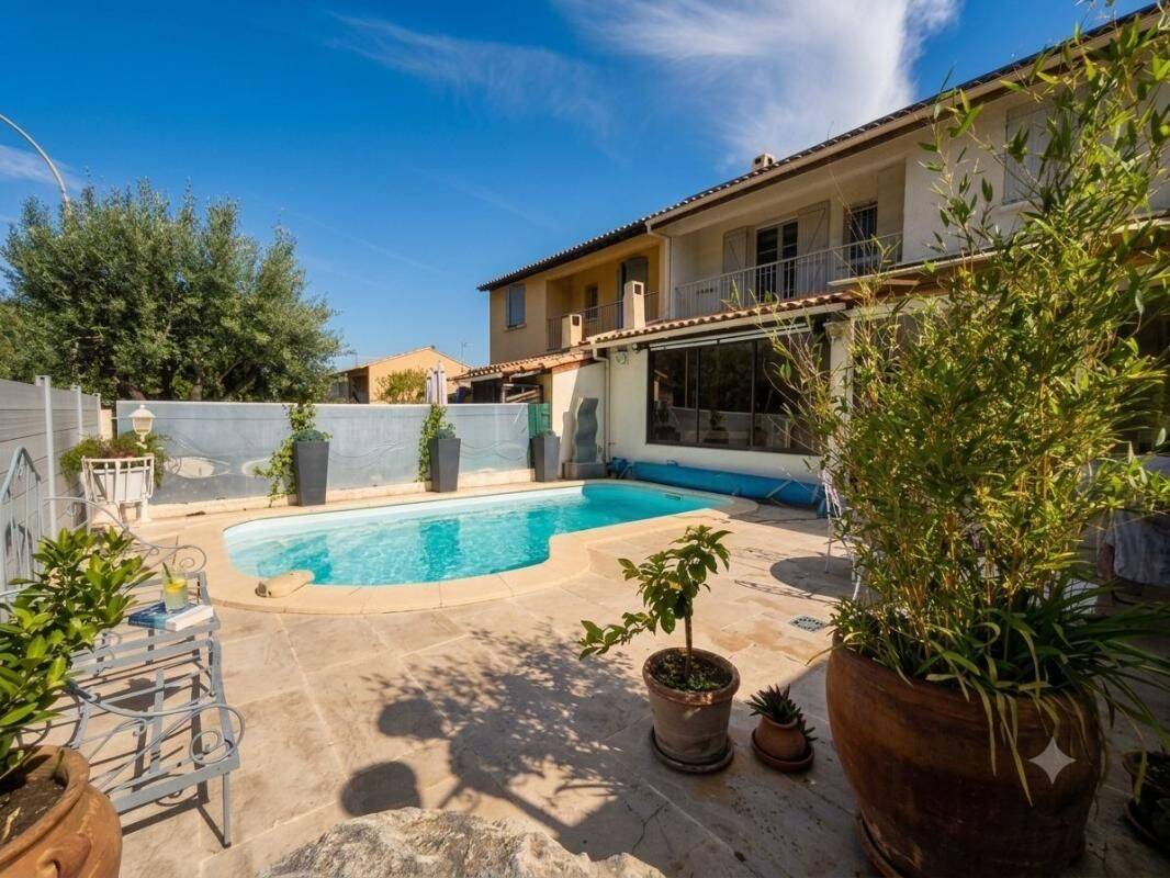 Maison 4 pièces 130 m² · à Saint-Cyr-sur-Mer · 130 m² · 585 000 €
