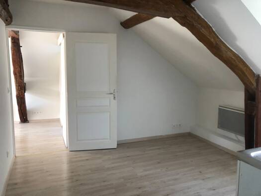 Appartement à louer 516 € 2 pièces 1 chambre 22,3 m² Étage 2/2 Montgomery-Centre Vernon 27200