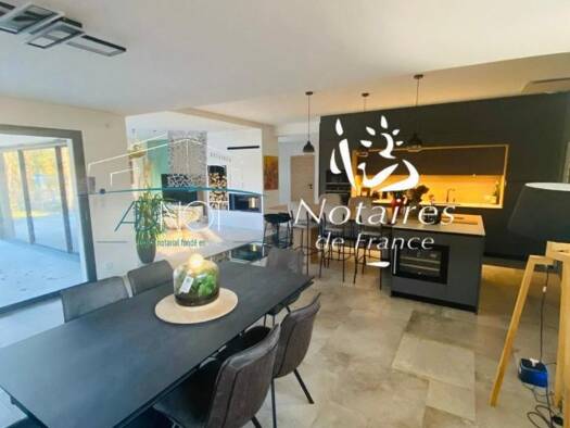 Maison à vendre 799 000 € 6 pièces 4 chambres 190 m² 2 932 m² de terrain Donzère 26290