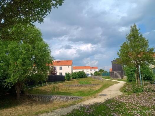 Terrain constructible viabilisé à vendre 221 184 € 512 m² de terrain Rodemack 57570