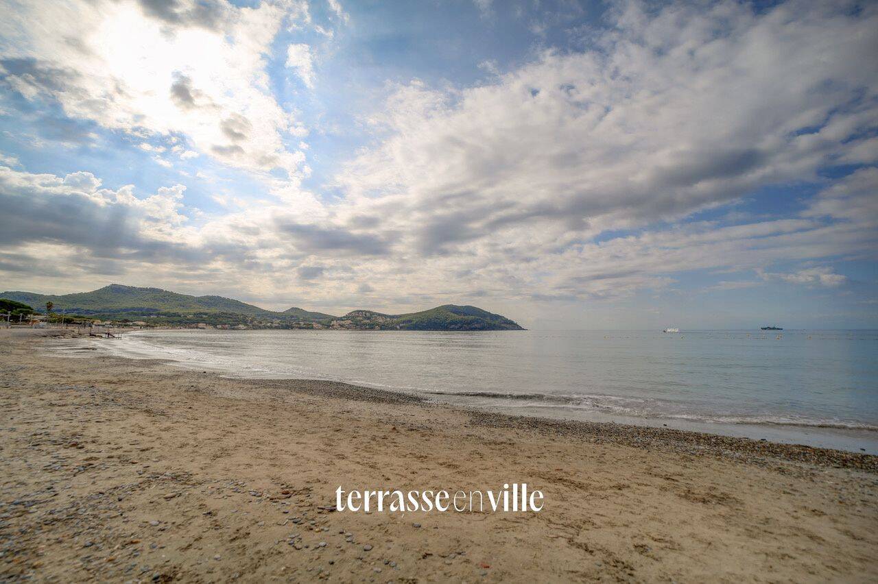 Appartement 3 pièces 81 m² · à Saint-Cyr-sur-Mer · 80,9 m² · 810 000 €