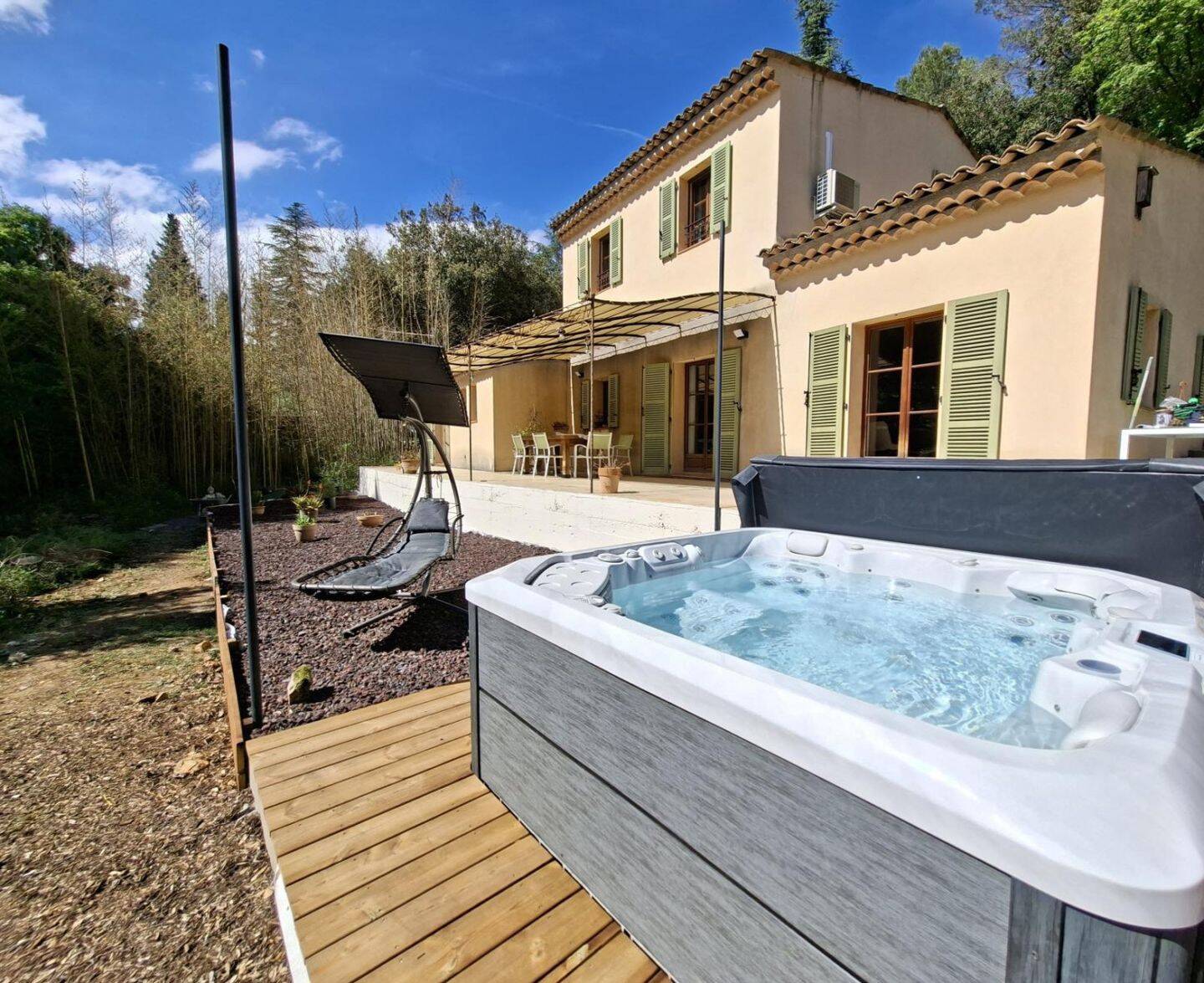 Maison 4 pièces 131 m² · à Biot · 131 m² · 3 500 €