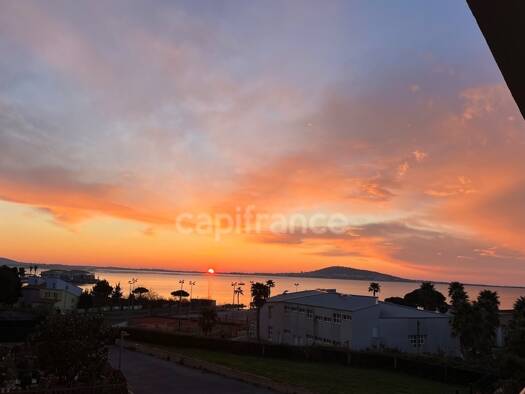 Appartement à vendre 650 000 € 4 pièces 3 chambres 94 m² Étage 1/2 Couronne Periurbaine Mèze 34140