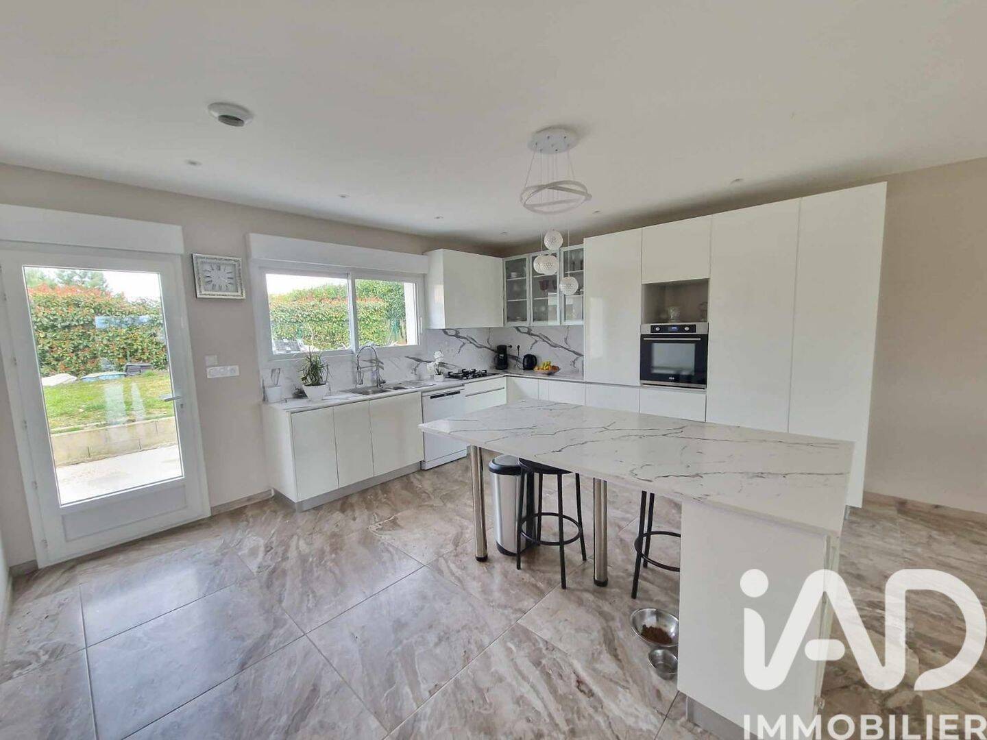 Maison 6 pièces 161 m² · à Nevoy · 161 m² · 342 500 €