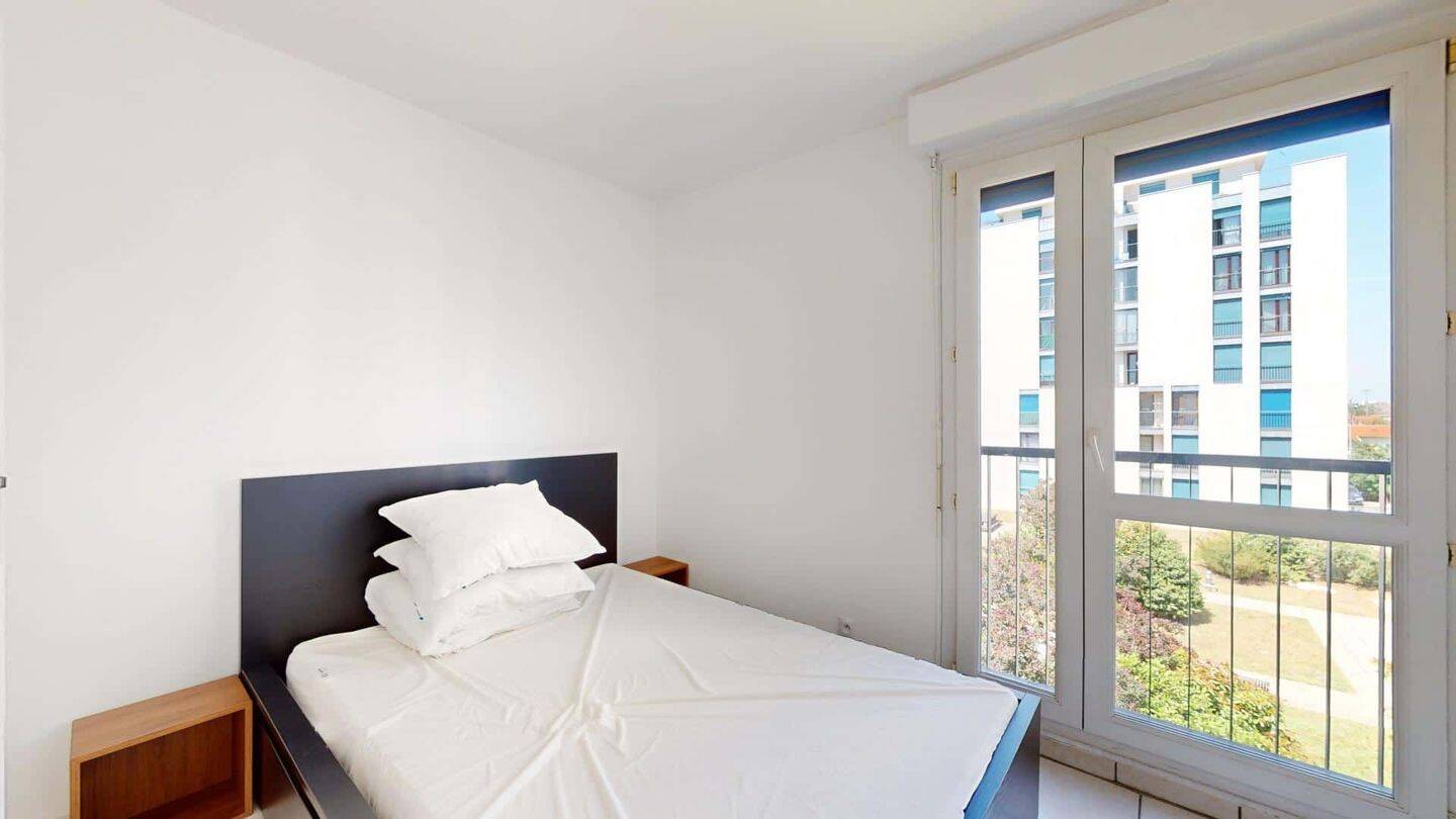 Room in Route de Seysses, Toulouse for 74 m² with 4 bedrooms - C — 4