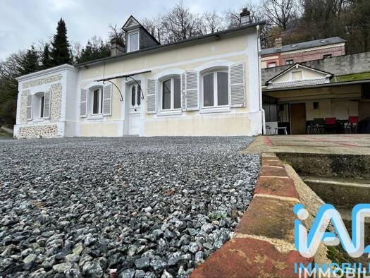 Maison à vendre 217 990 € 5 pièces 4 chambres 119 m² 6 107 m² de terrain Centre Ville Lillebonne 76170