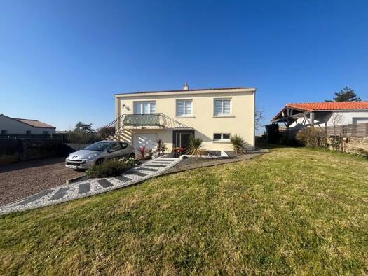 Maison à vendre 518 000 € 7 pièces 4 chambres 126,1 m² 875 m² de terrain Avenue Mitterand Est Les Sables-d'Olonne 85340