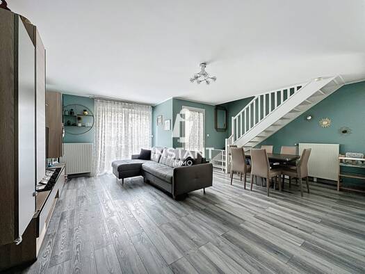 Duplex à vendre 315 000 € 4 pièces 3 chambres 81,7 m² Étage 1/6 Bord de l'Eau-Zone Industrielle Villeneuve-le-Roi 94290