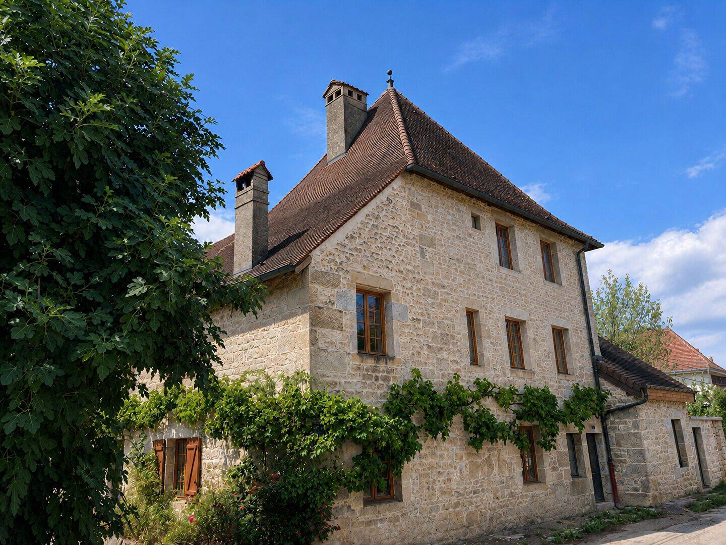 Maison 10 pièces 243 m² · à Port-Lesney · 242,8 m² · 585 000 €