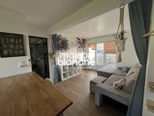 Appartement à louer 690 € 2 pièces 1 chambre 47,2 m² RDC/4 Charruauds le Pintey Libourne 33500