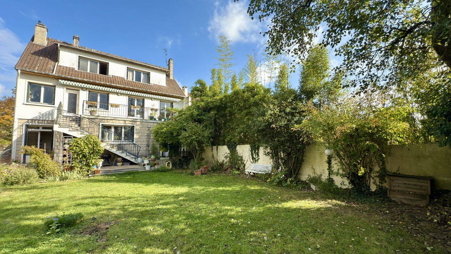 Maison 10 pièces 298 m² · à Saint-Gratien · 298 m² · 799 000 €