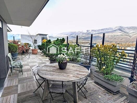 Duplex à vendre 1 060 000 € 6 pièces 4 chambres 210 m² Étage 6/7 Ouest Saint-Genis-Pouilly 01630