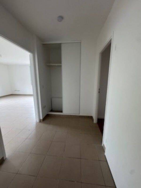 Appartement 4 pièces 100 m² · à La Courneuve · 100 m² · 1 483 €