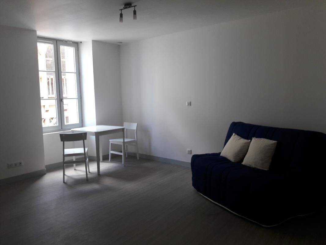 Appartement 1 pièce 25 m² · à Figeac · 25 m² · 425 €/mois
