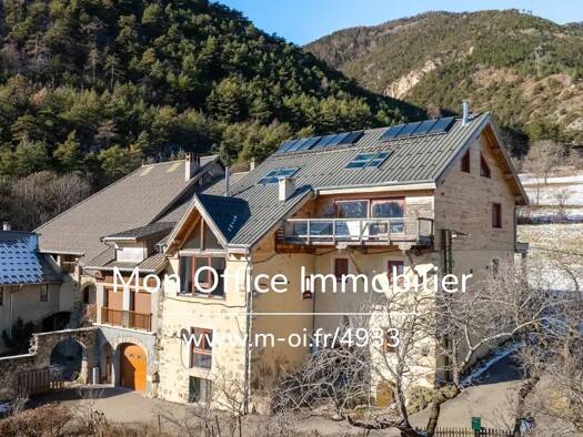 Maison à vendre 920 000 € 14 pièces 13 chambres 499 m² 1 200 m² de terrain Réotier 05600