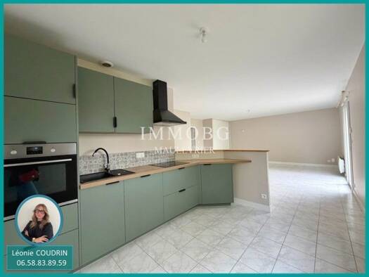 Maison de plain-pied à louer - Première occupation 767 € 5 pièces 3 chambres 80 m² 401 m² de terrain Saint-Pierre-des-Échaubrognes 79700