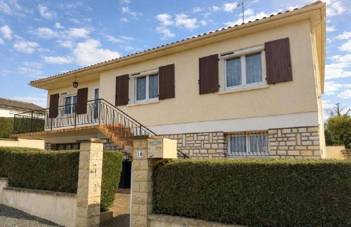 Maison 5 pièces 136 m² · à Ruffec · 136 m² · 148 925 €