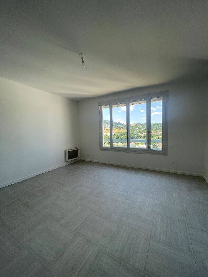 Appartement 3 pièces 73 m² · à Unieux · 73 m² · 595 €