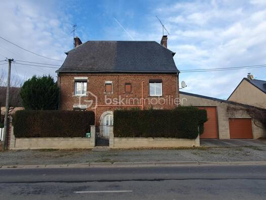 Maison à vendre 220 000 € 5 pièces 4 chambres 138 m² 2 384 m² de terrain Essigny-le-Grand 02690