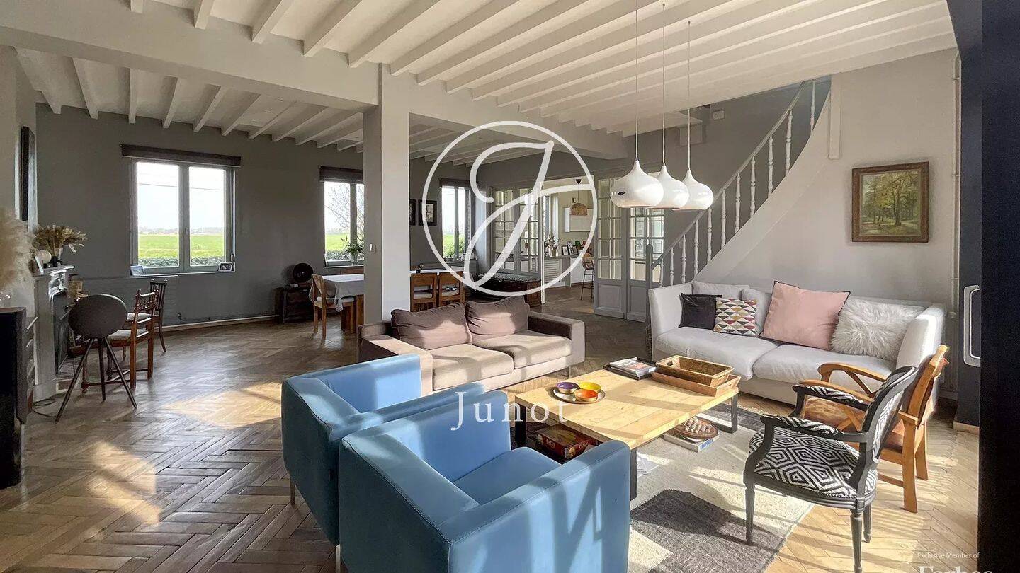 Maison 7 pièces 310 m² · à Quesnoy-sur-Deûle · 309,6 m² · 1 150 000 €