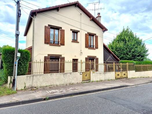 Maison de ville à vendre 116 000 € 6 pièces 4 chambres 111 m² 245 m² de terrain Châtillon-Coligny 45230