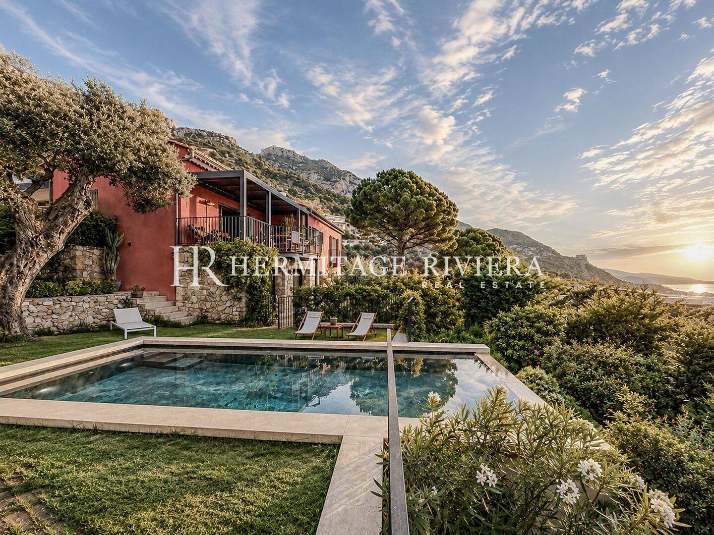 Maison 6 pièces 225 m² · à Beausoleil · 225 m² · 3 192 000 €
