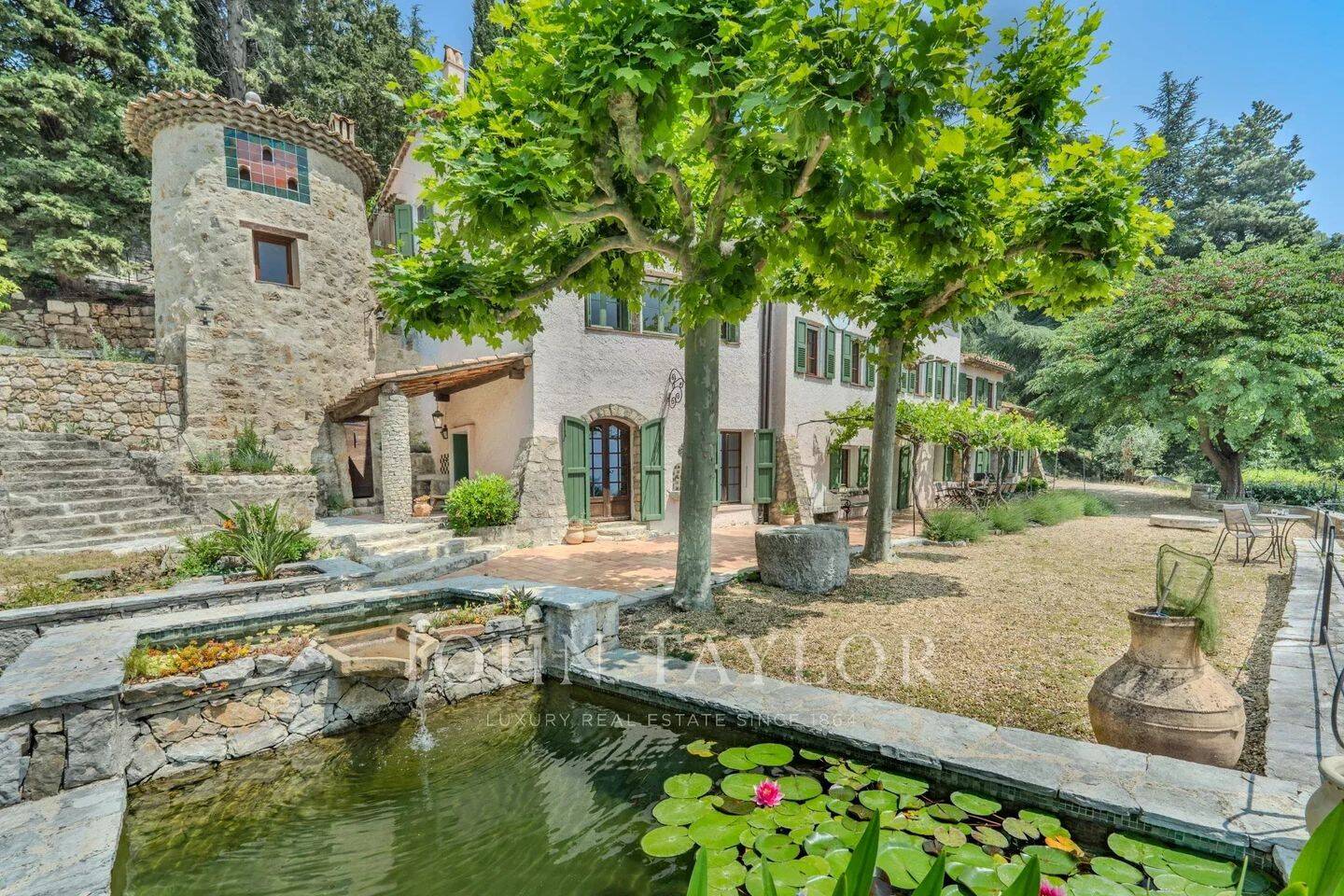 Maison 9 pièces 333 m² · à Grasse · 333 m² · 1 995 000 €