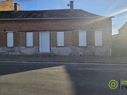 Maison à vendre 75 000 € 7 pièces 3 chambres 141 m² 398 m² de terrain Buironfosse 02620