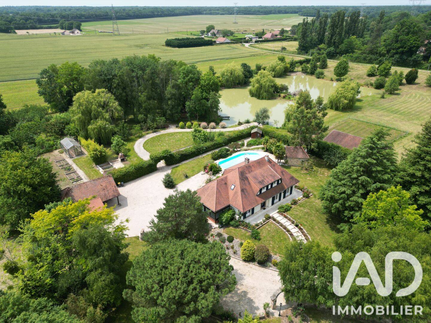 Maison 8 pièces 216 m² · à Mervans · 216 m² · 660 000 €