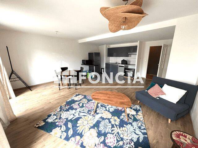 Appartement 2 pièces 62 m² · à Reims · 61,8 m² · 880 €