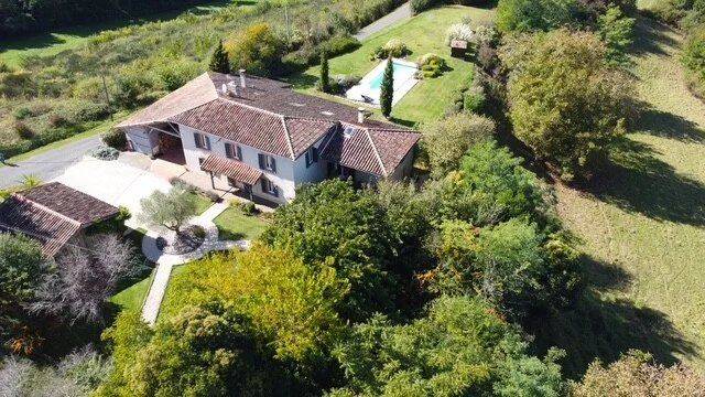 Maison 6 pièces 295 m² · à L'Isle-en-Dodon · 295 m² · 549 000 €