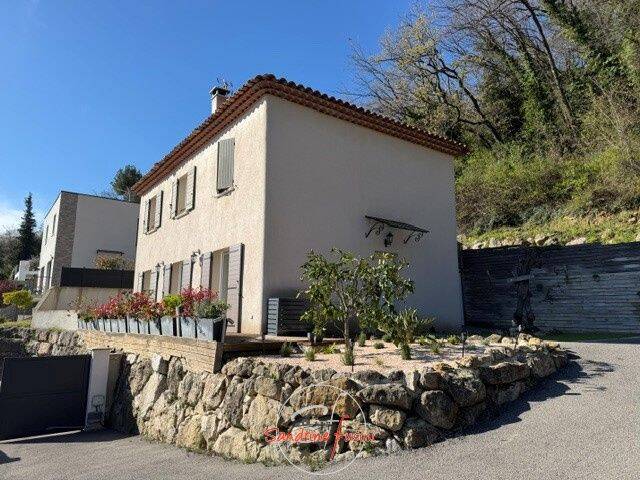Maison 4 pièces 122 m² · à Carros · 122 m² · 620 000 €