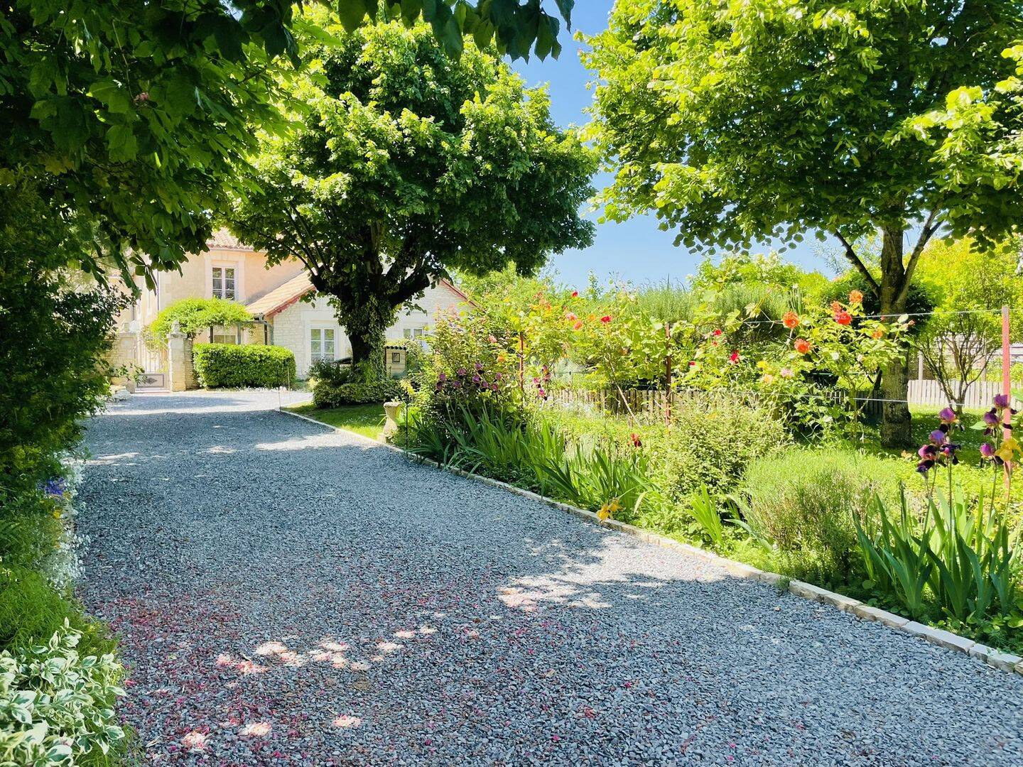 Maison 7 pièces 267 m² · à Avanton · 267 m² · 430 000 €
