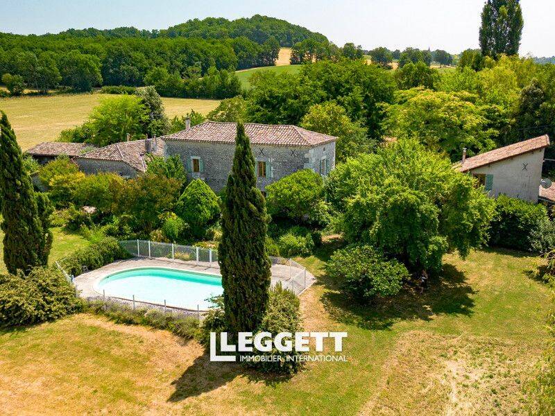 Maison 12 pièces 389 m² · à Montpezat-de-Quercy · 389 m² · 725 000 €