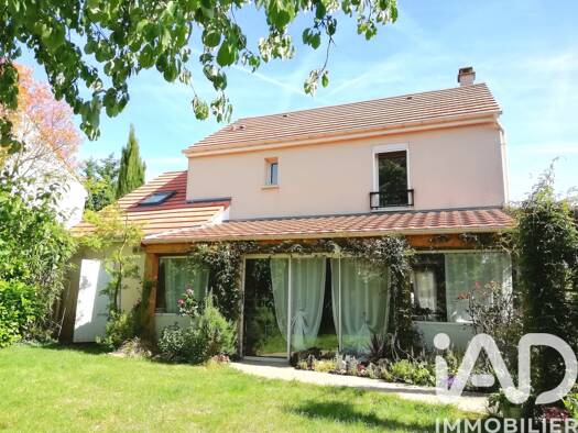 Maison à vendre 379 000 € 7 pièces 5 chambres 136 m² 341 m² de terrain Leclerc-Centre Ouest Brie-Comte-Robert 77170