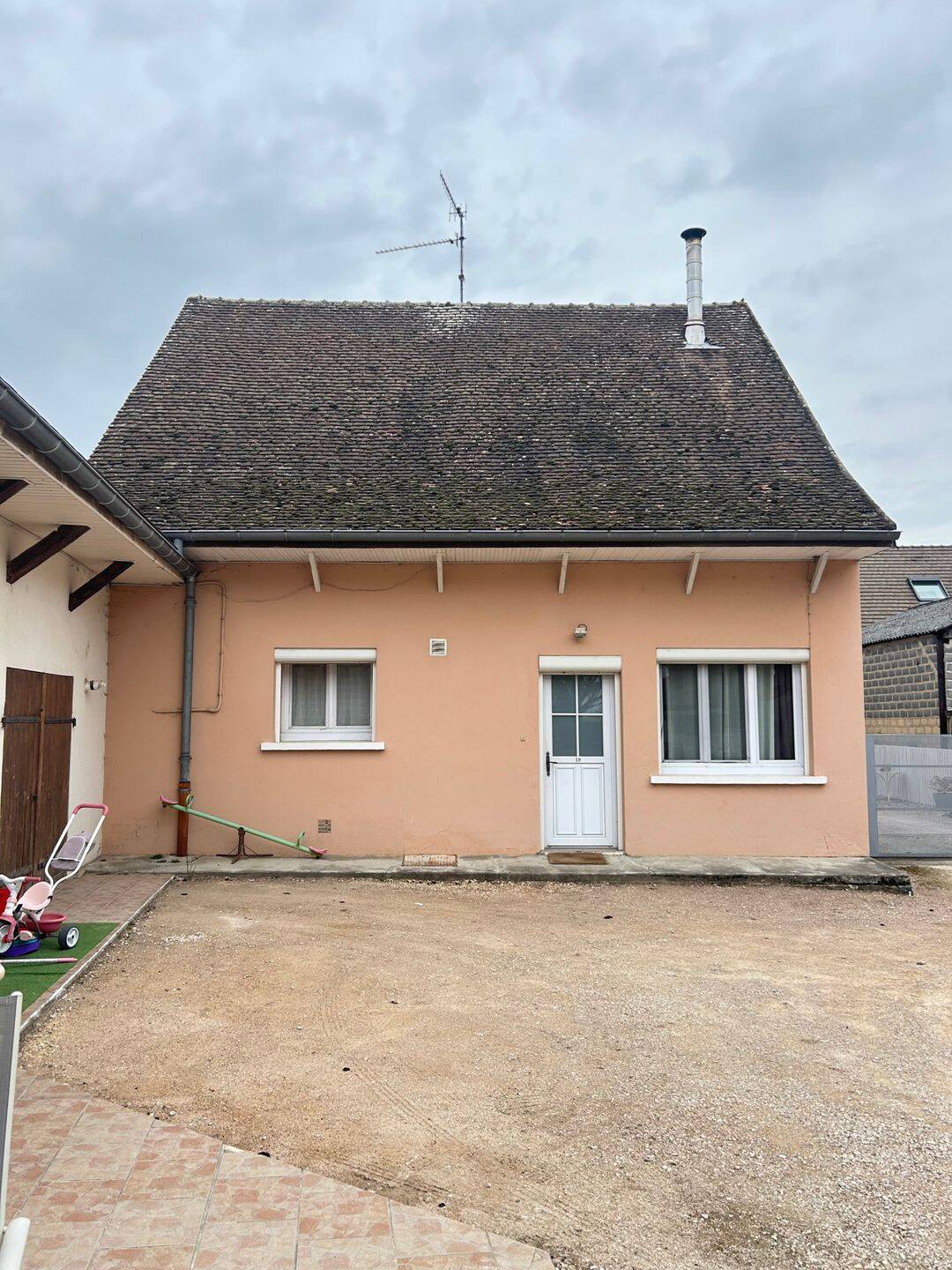 Maison 6 pièces 154 m² · à Épervans · 154 m² · 194 000 €