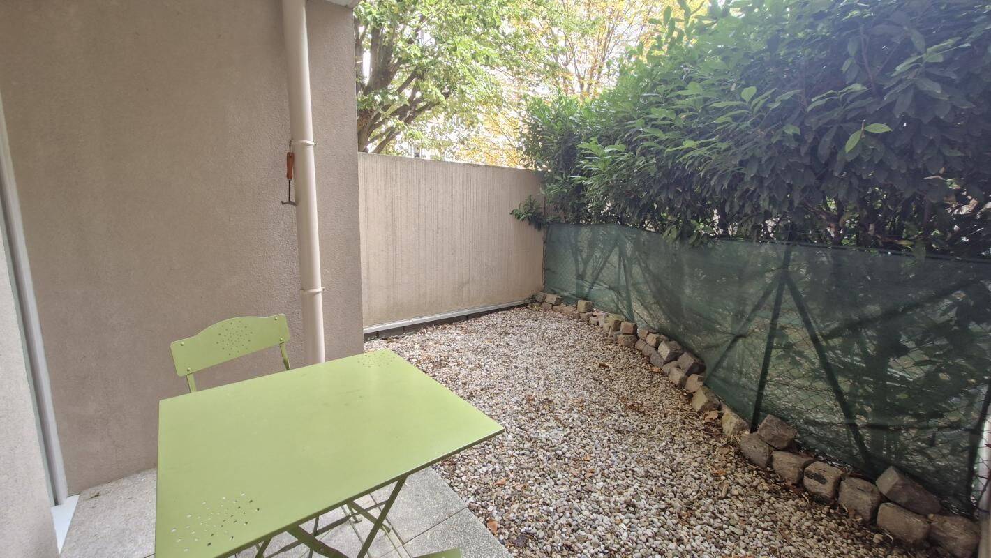 Appartement 2 pièces 42 m² · à Vénissieux · 42 m² · 743 €