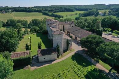 Château à vendre 2 650 000 € 30 pièces 19 chambres 850 m² 190 000 m² de terrain Albi 81000
