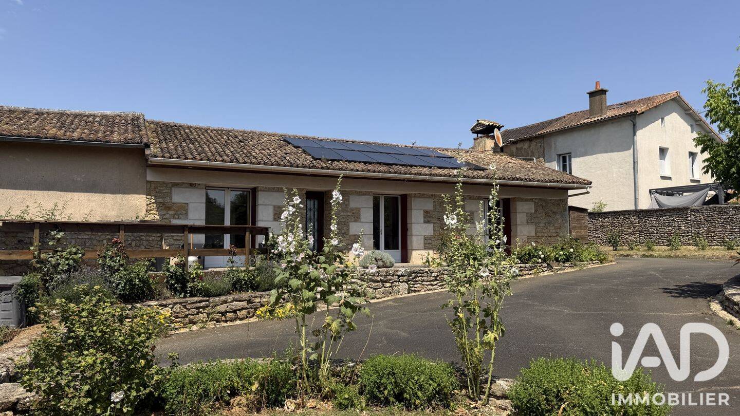Maison 5 pièces 121 m² · à Celle-Lévescault · 121 m² · 187 000 €