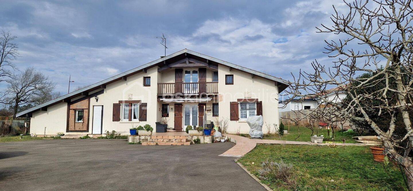 Maison 8 pièces 200 m² · à Saint-Vincent-de-Paul · 200 m² · 435 000 €