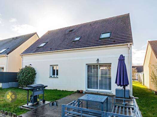 Maison à vendre 349 000 € 6 pièces 4 chambres 130 m² 420 m² de terrain Gambais 78950