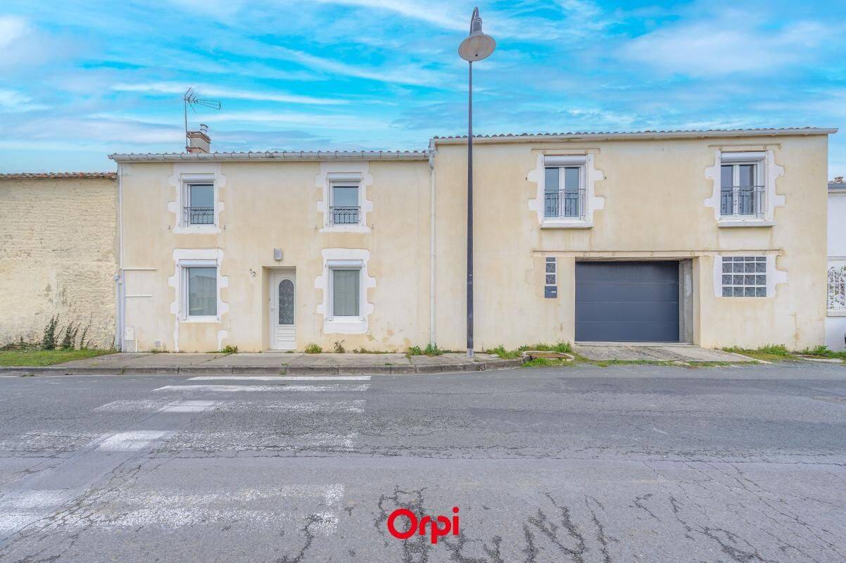 Maison 5 pièces 190 m² · à Montroy · 190 m² · 357 000 €