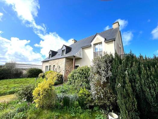 Maison à vendre 745 920 € 8 pièces 6 chambres 193 m² 8 725 m² de terrain Saint-Jouan-des-Guérets 35430