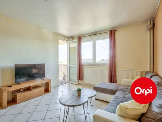 Appartement à vendre 175 600 € 4 pièces 3 chambres 83,4 m² Étage 6/12 Centre Ville Saint-Priest 69800