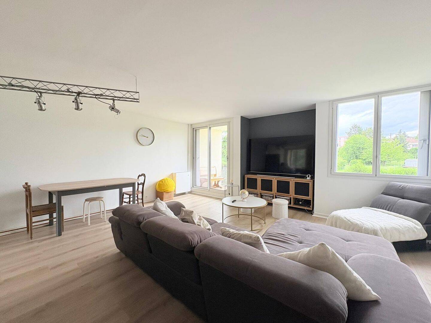 Appartement 4 pièces 90 m² · à Arpajon · 89,5 m² · 219 000 €