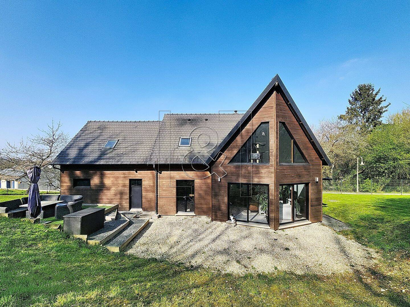 Maison 6 pièces 145 m² · à Charleval · 145 m² · 349 000 €