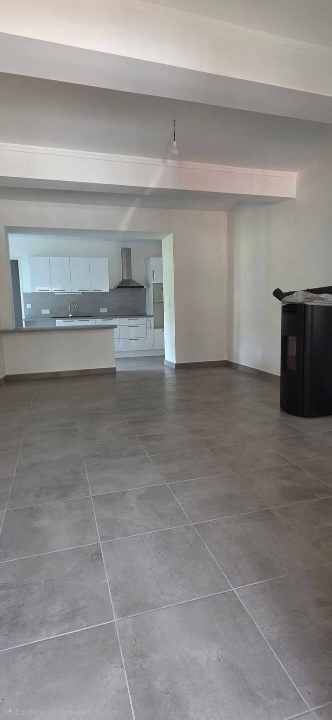 Appartement 3 pièces 74 m² · à Civrieux · 74 m² · 915 €/mois