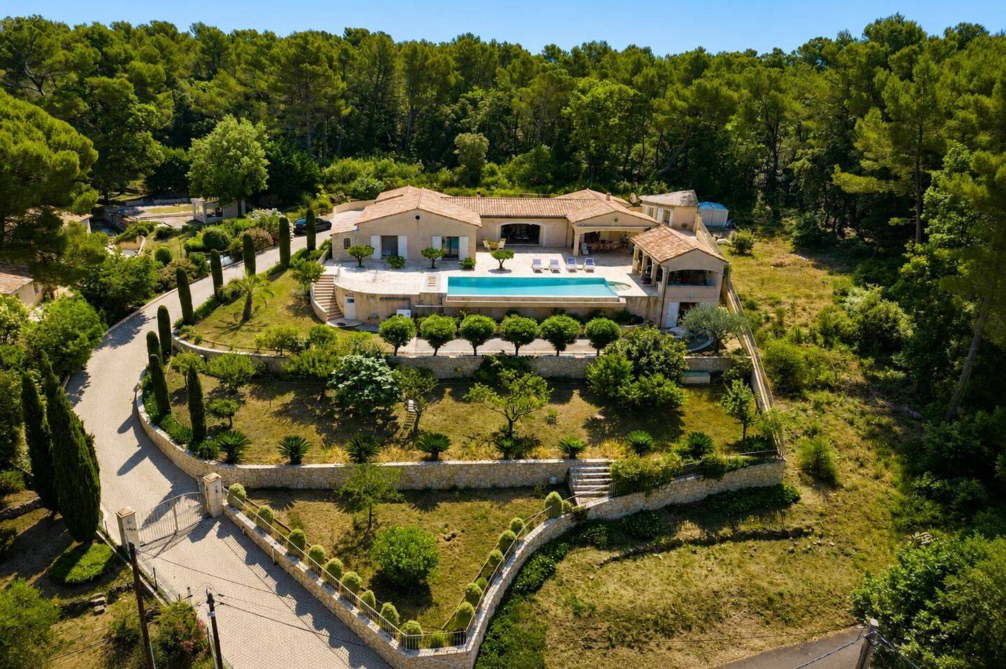 Maison 5 pièces 250 m² · à Cabris · 250 m² · 2 150 000 €