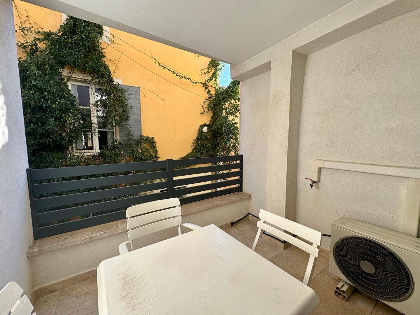 Appartement 2 pièces 42 m² · à Lambesc · 41,5 m² · 790 €