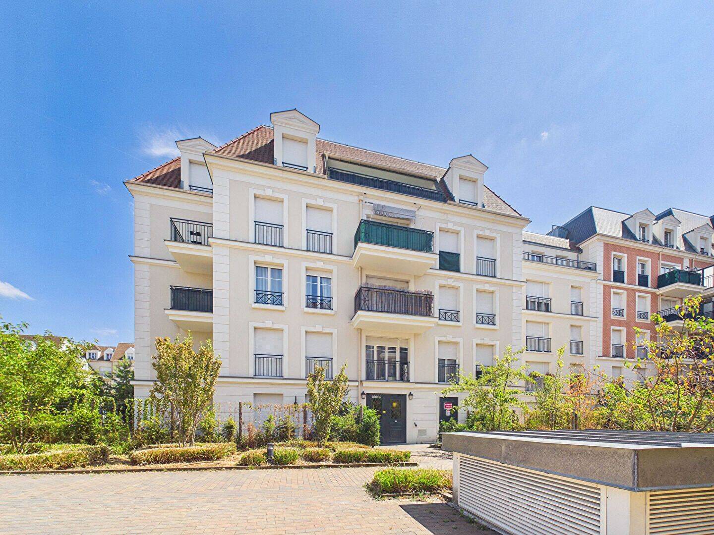 Appartement 1 pièce 28 m² · à Le Blanc-Mesnil · 27,8 m² · 145 000 €